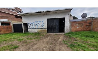 Venta de Galpón en Pinamar con departamentos a construir