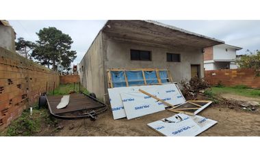 Venta de Galpón en Pinamar con departamentos a construir
