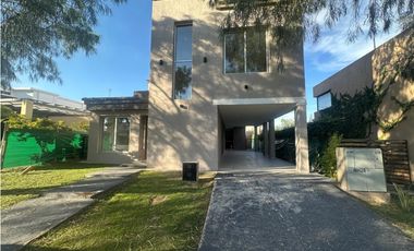 Venta de casa en  Lujan de Cuyo