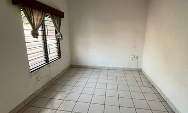 CASA DE UN SOLO PISO EN RENTA FRACCIONAMIENTO LA GLORIA