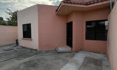 CASA DE UN SOLO PISO EN RENTA FRACCIONAMIENTO LA GLORIA