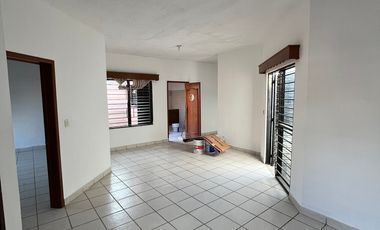 CASA DE UN SOLO PISO EN RENTA FRACCIONAMIENTO LA GLORIA