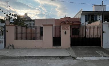 CASA DE UN SOLO PISO EN RENTA FRACCIONAMIENTO LA GLORIA