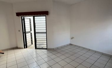 CASA DE UN SOLO PISO EN RENTA FRACCIONAMIENTO LA GLORIA