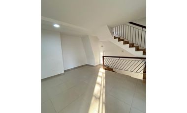 SE ARRIENDA APARTAMENTO SEGUNDO PISO BARRIO BUENOS AIRES TULU VALLE