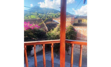 Vende Casa segundo piso. centro -El Retiro