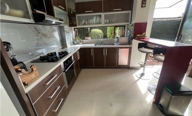 Vendo casa independiente con zona verde privada