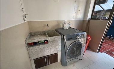 Vendo casa independiente con zona verde privada