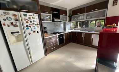 Vendo casa independiente con zona verde privada