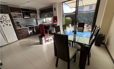 Vendo casa independiente con zona verde privada
