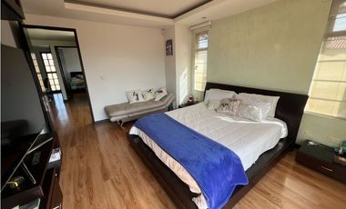 Vendo casa independiente con zona verde privada