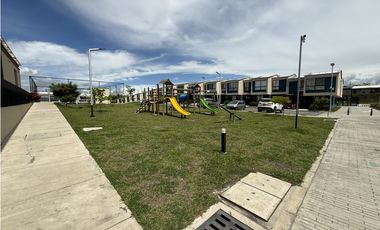 VENTA CASA EN CONJUNTO CERRADO EN LA TEBAIDA QUINDIO