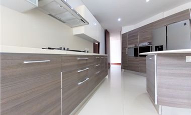 SE ARRIENDA APARTAMENTO EN CHICÓ VIRREY