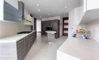 SE ARRIENDA APARTAMENTO EN CHICÓ VIRREY