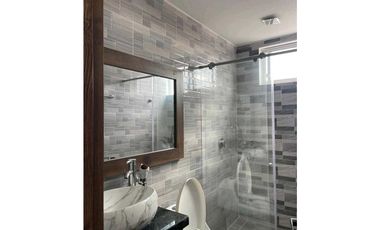 En venta hermoso apto cera al centro