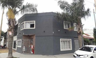 Casa en alquiler en Ramos Mejia Sur