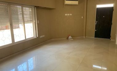 Casa en alquiler en Ramos Mejia Sur