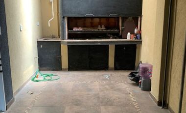 Casa en alquiler en Ramos Mejia Sur