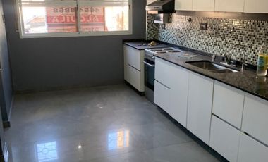 Casa en alquiler en Ramos Mejia Sur