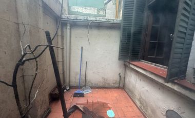 VENTA PH 5 AMBIENTES PATIO LAVADERO BARRACAS