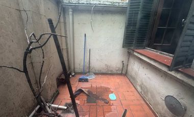 VENTA PH 5 AMBIENTES PATIO LAVADERO BARRACAS