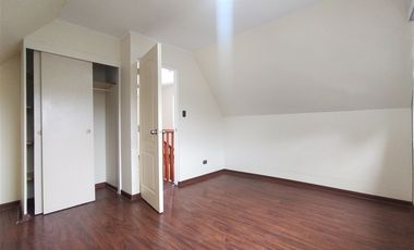 Casa en Arriendo en Espléndida Casa Independiente en Fundo el Carmen