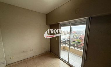 Departamento 3 ambientes en alquiler c/ cochera doble en Villa Luzuriaga