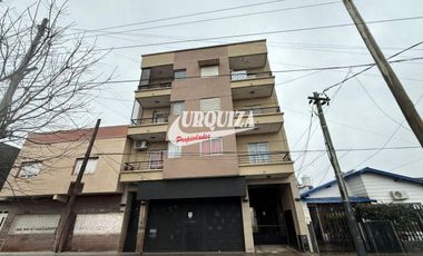 Departamento 3 ambientes en alquiler c/ cochera doble en Villa Luzuriaga