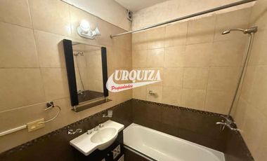 Departamento 3 ambientes en alquiler c/ cochera doble en Villa Luzuriaga