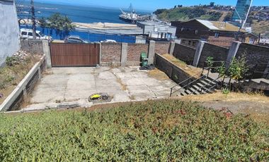 FOCOLARE PROPIEDADES  VENDE HERMOSA CASA CON VISTA AL MAR
