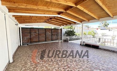 OPORTUNIDAD ! EXCLUSIVA CASA EN LA CIUDAD DE ANDACOLLO