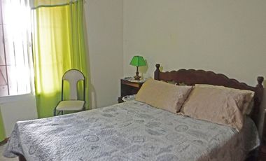 Venta casa Santa elena a media cuadra del mar 5amb