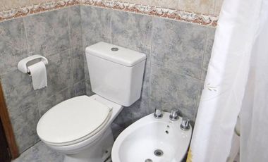 Venta casa Santa elena a media cuadra del mar 5amb