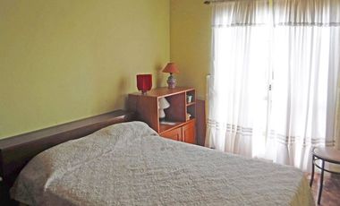 Venta casa Santa elena a media cuadra del mar 5amb