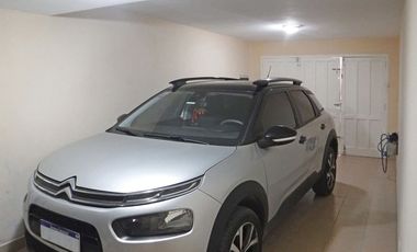 Venta casa Santa elena a media cuadra del mar 5amb