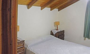 Venta casa Santa elena a media cuadra del mar 5amb