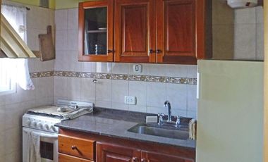 Venta casa Santa elena a media cuadra del mar 5amb