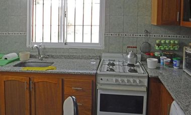 Venta casa Santa elena a media cuadra del mar 5amb