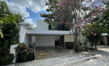 CASA EN VENTA EN PRIVADA JULIETA, PASEO NORTE, CUENTA CON PANELES SOLARES