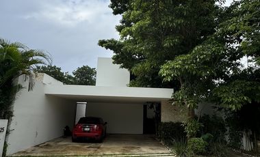 CASA EN RENTA EN PRIVADA JULIETA, PASEO NORTE, CUENTA CON PANELES SOLARES