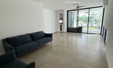 CASA EN VENTA EN PRIVADA JULIETA, PASEO NORTE, CUENTA CON PANELES SOLARES