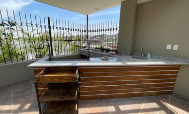 Casa en venta en la Herradura – doble terreno, jardín plano, gimnasio y loft