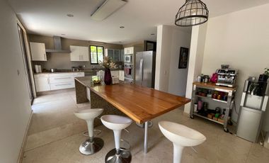 Casa en venta en la Herradura – doble terreno, jardín plano, gimnasio y loft