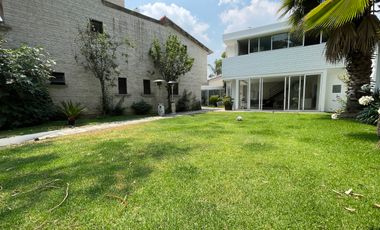 Casa en venta en la Herradura – doble terreno, jardín plano, gimnasio y loft