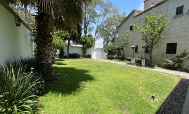 Casa en venta en la Herradura – doble terreno, jardín plano, gimnasio y loft