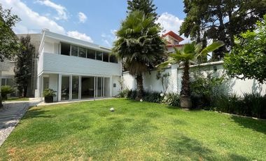 Casa en venta en la Herradura – doble terreno, jardín plano, gimnasio y loft