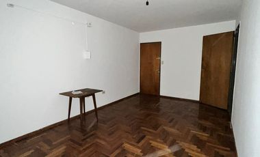 DEPTO - CENTRO - FRENTE A PASEO SOBREMONTE