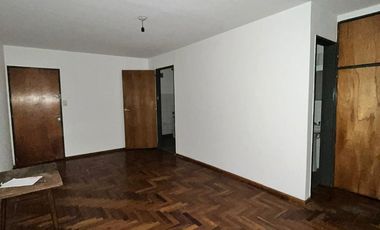 DEPTO - CENTRO - FRENTE A PASEO SOBREMONTE