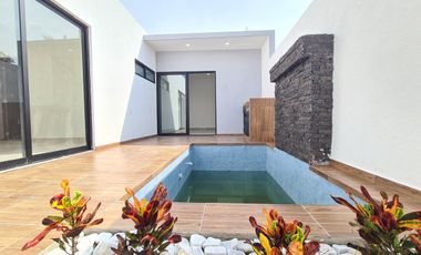 Casa en Venta en Lomas de la Rioja / Un piso y alberca privada