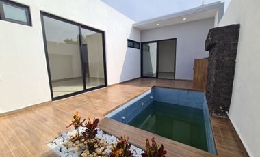 Casa en Venta en Lomas de la Rioja / Un piso y alberca privada